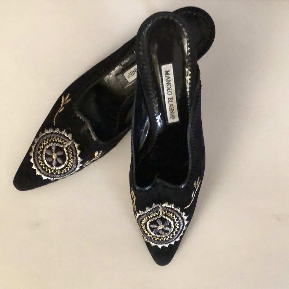 MANOLO BLAHNIK Black Suede Mules